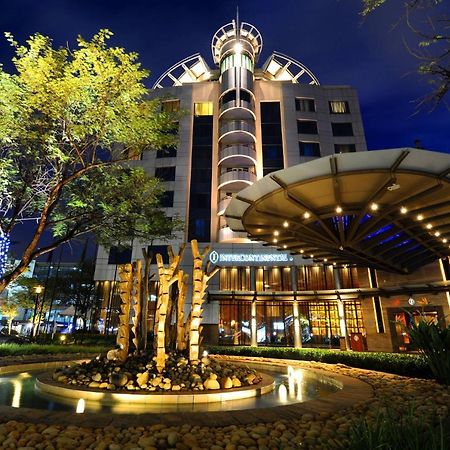 Intercontinental Johannesburg Or Tambo Airport Hotel By Ihg Kempton Park Bagian luar foto The Royal