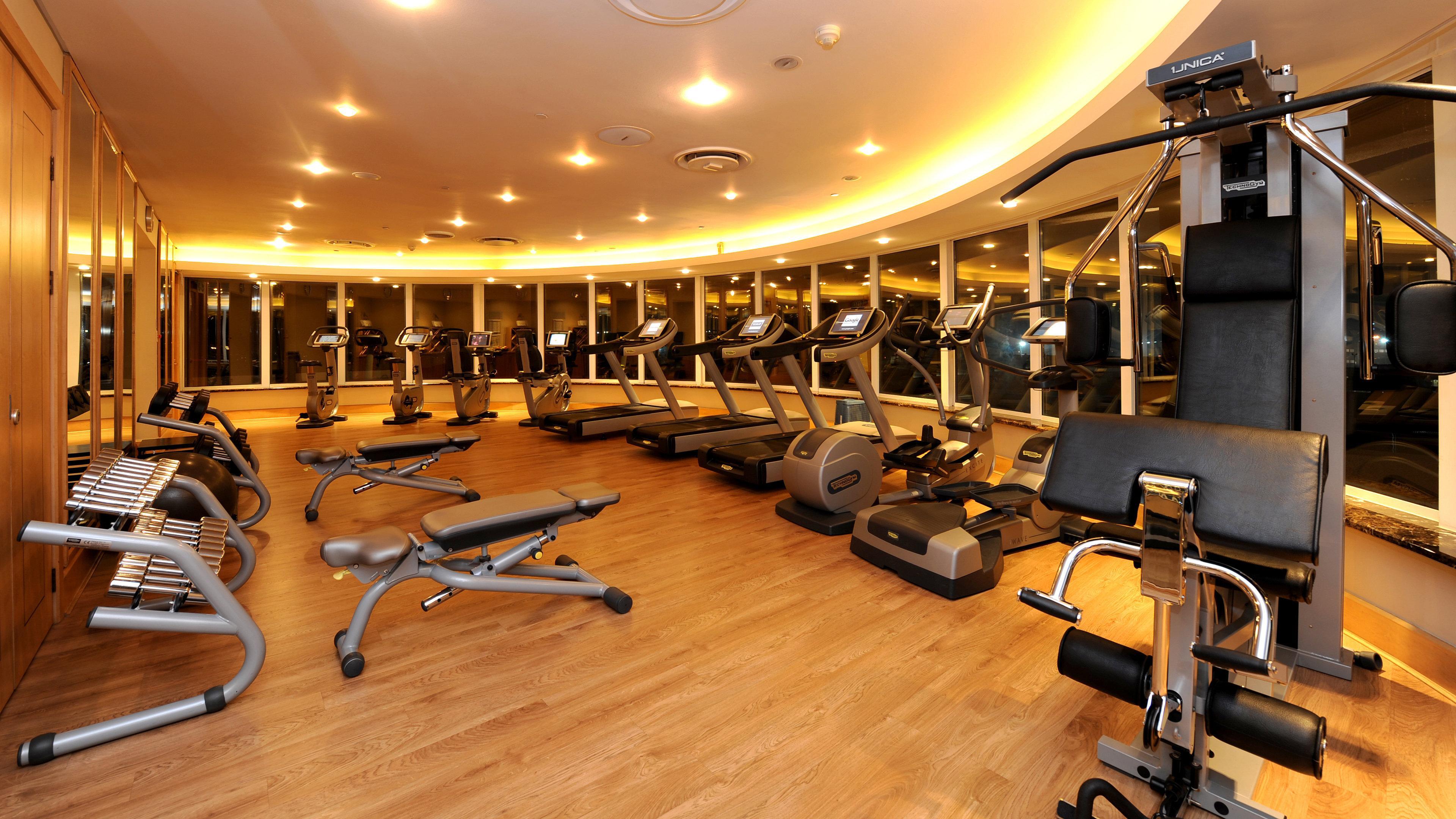Intercontinental Johannesburg Or Tambo Airport Hotel By Ihg Kempton Park Bagian luar foto A gym in a hotel
