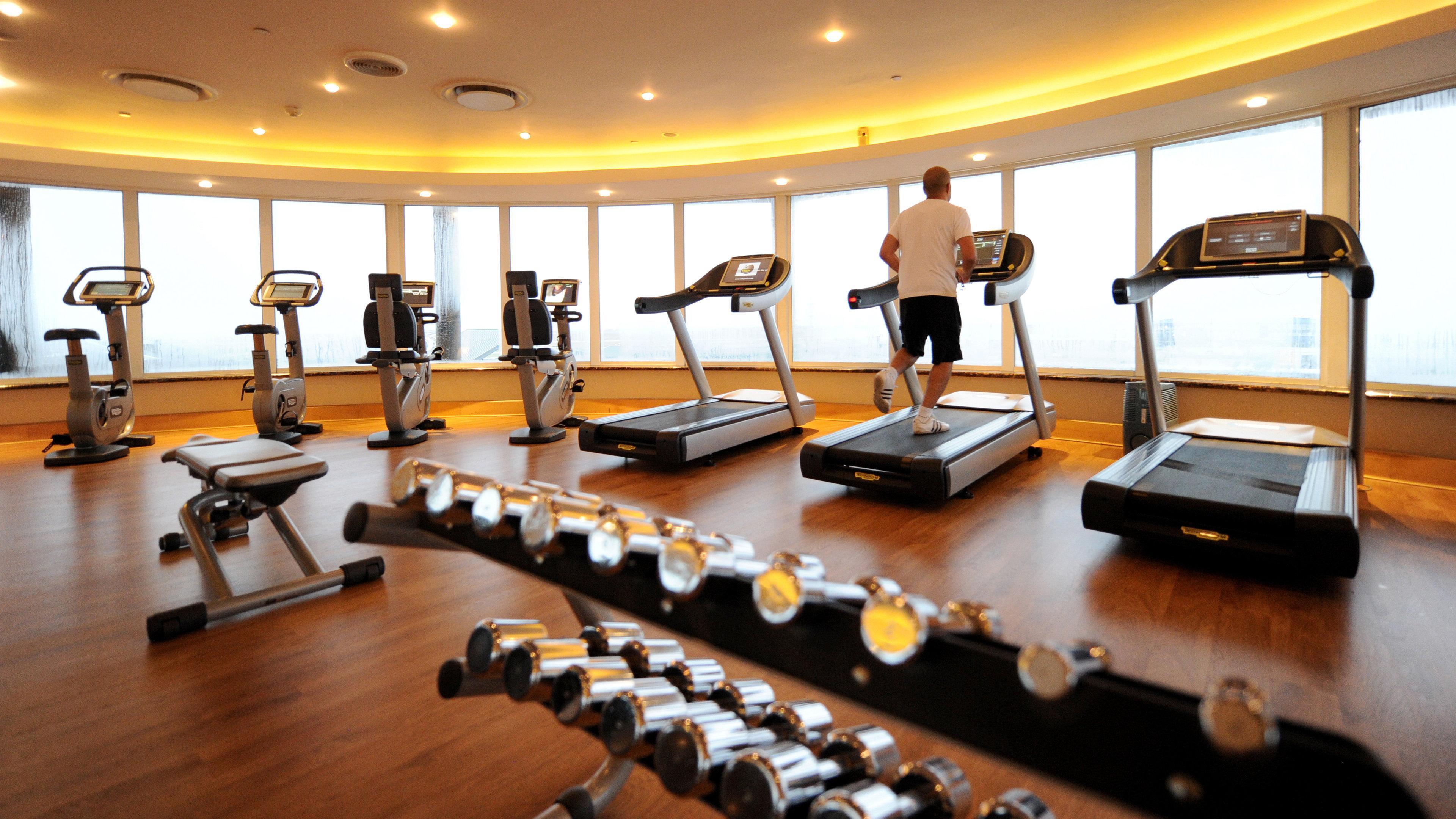 Intercontinental Johannesburg Or Tambo Airport Hotel By Ihg Kempton Park Bagian luar foto A gym
