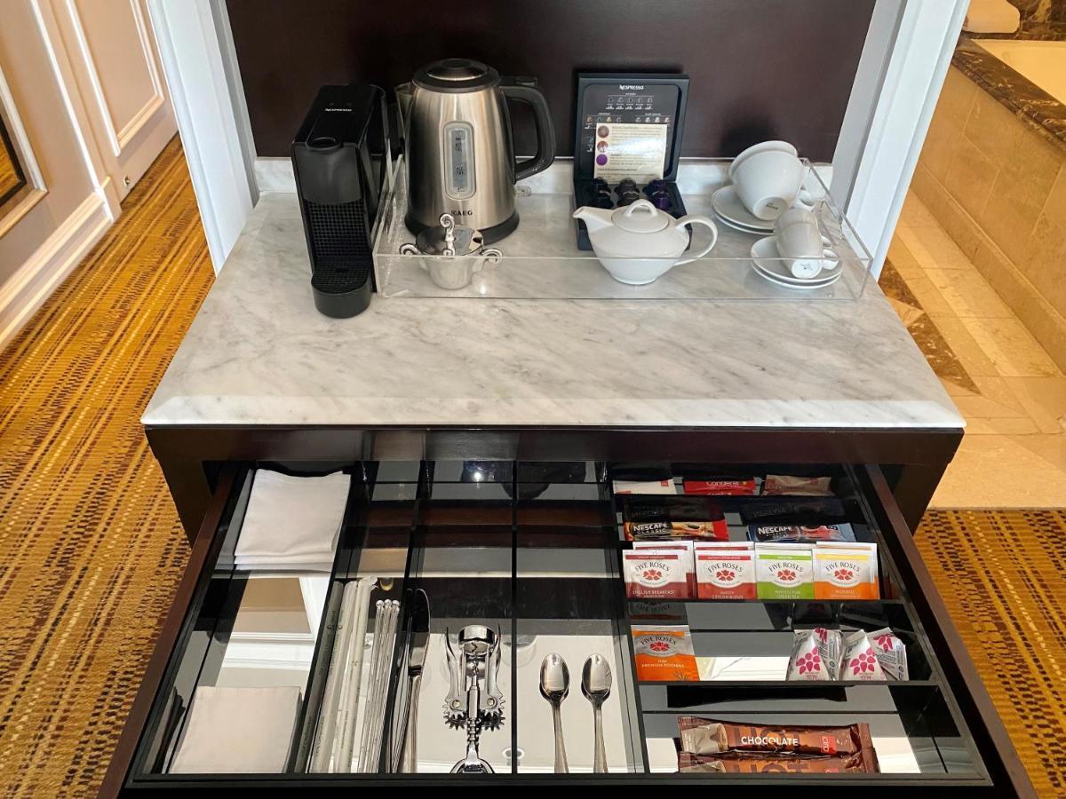 Intercontinental Johannesburg Or Tambo Airport Hotel By Ihg Kempton Park Bagian luar foto A drawer with a Nespresso machine