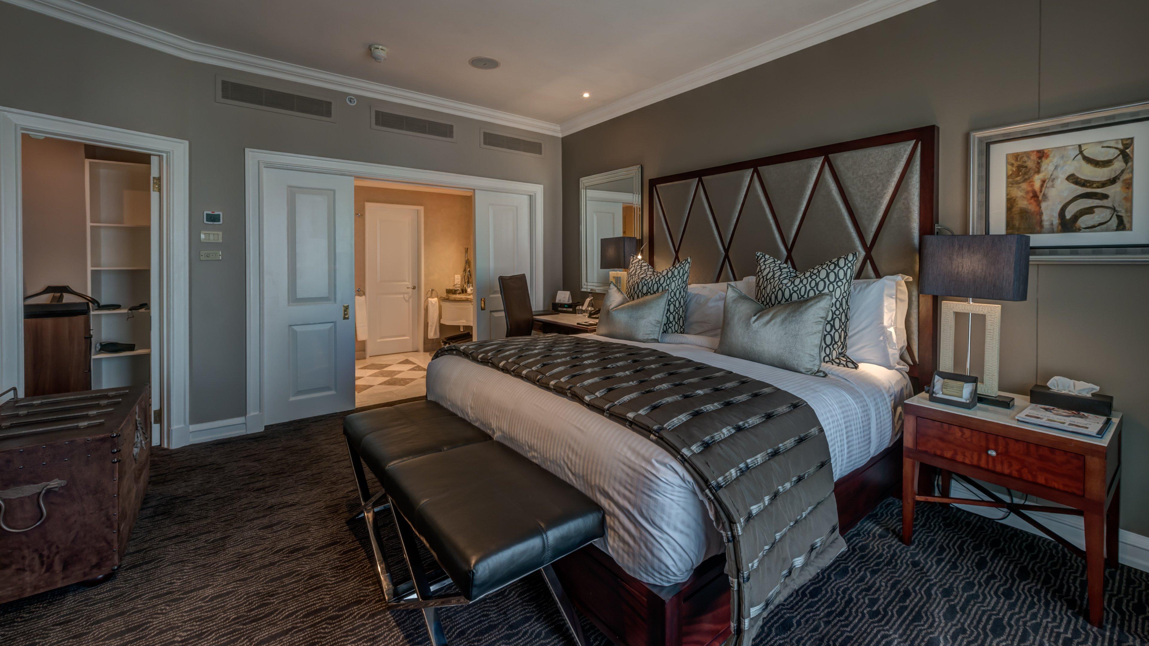 Intercontinental Johannesburg Or Tambo Airport Hotel By Ihg Kempton Park Bagian luar foto A bedroom at the Four Seasons Hotel