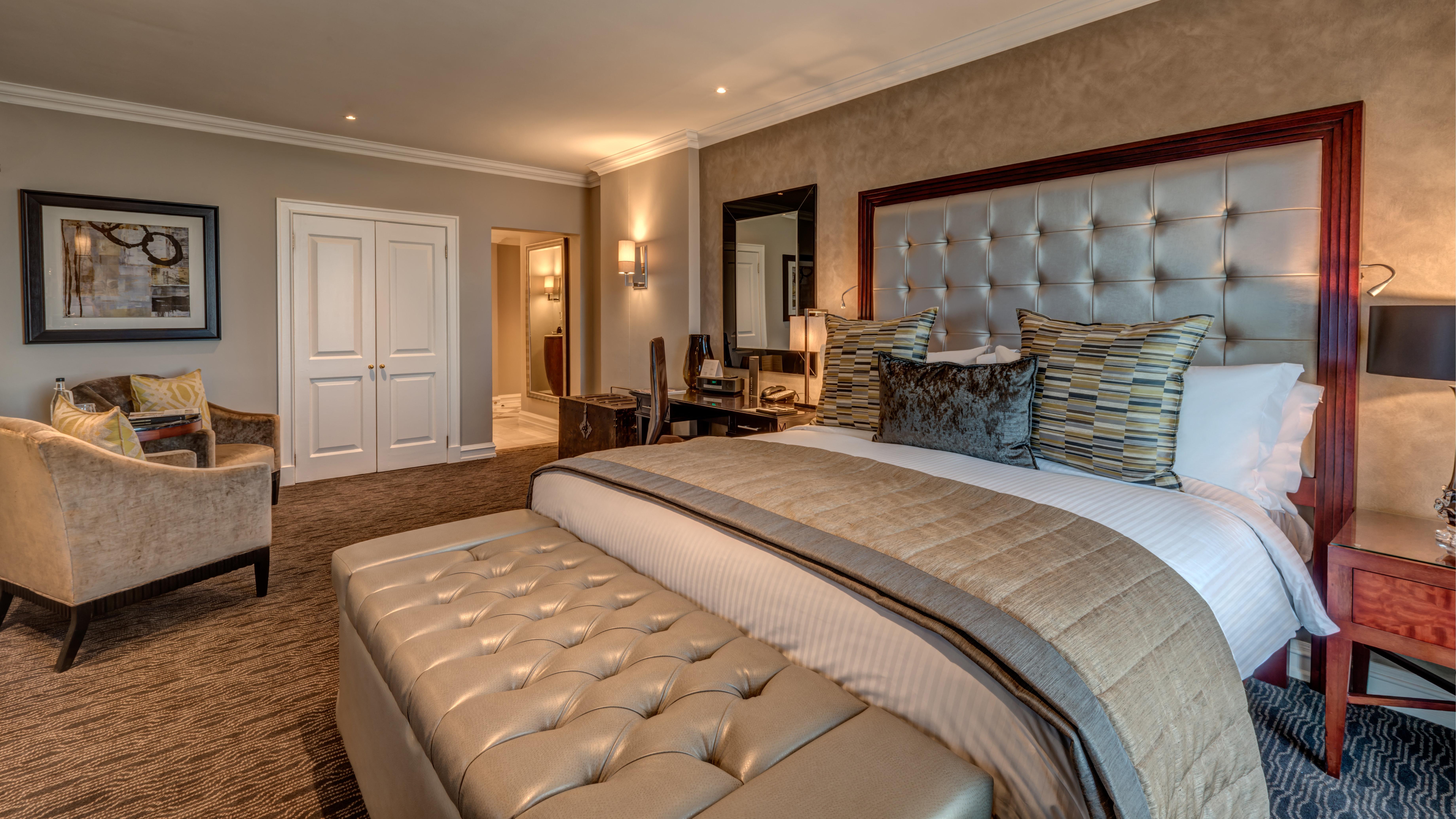 Intercontinental Johannesburg Or Tambo Airport Hotel By Ihg Kempton Park Bagian luar foto A bedroom at The Dorchester