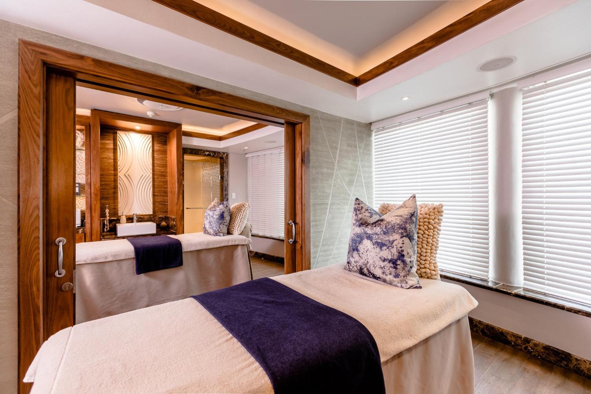 Intercontinental Johannesburg Or Tambo Airport Hotel By Ihg Kempton Park Bagian luar foto The Spa at The Dorchester